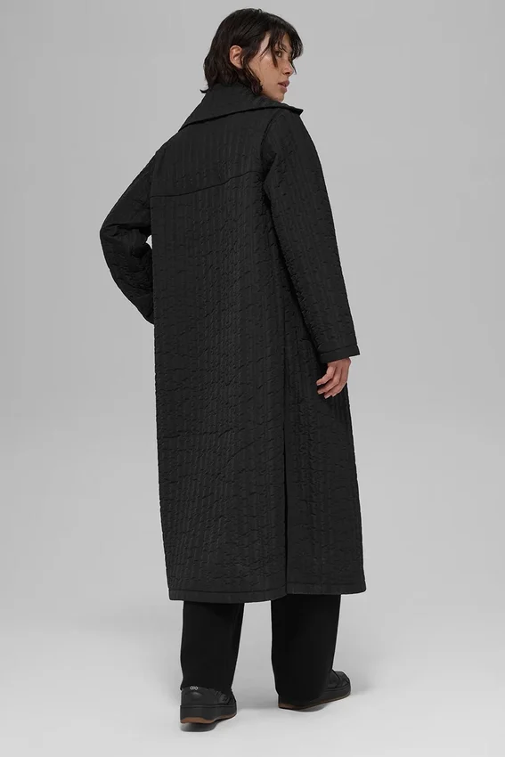 Quilted Skyline Long Coat – svart