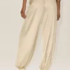 Radiance-bukser i silke-blanding med High-Waist-design – Sandy Beige