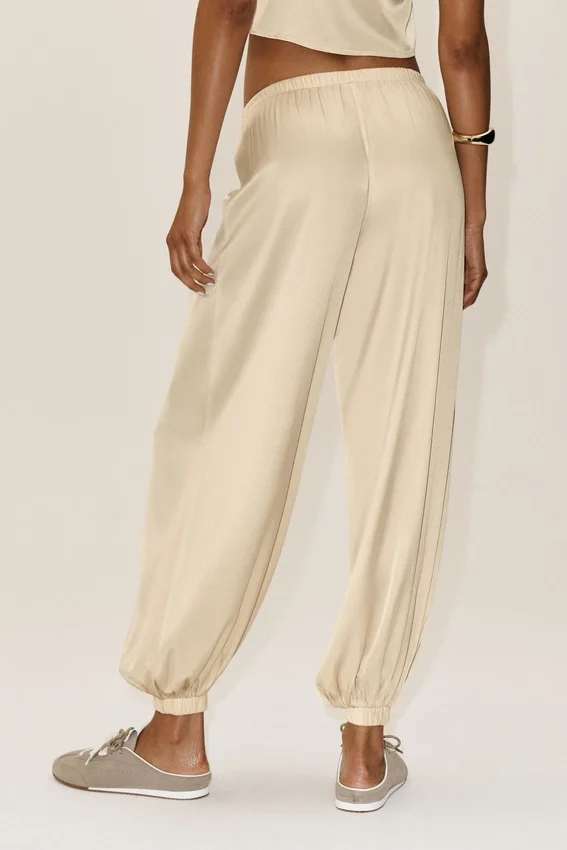 Radiance-bukser i silke-blanding med High-Waist-design – Sandy Beige