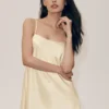 Radiance-kjole i silke-blanding – Sandy Beige