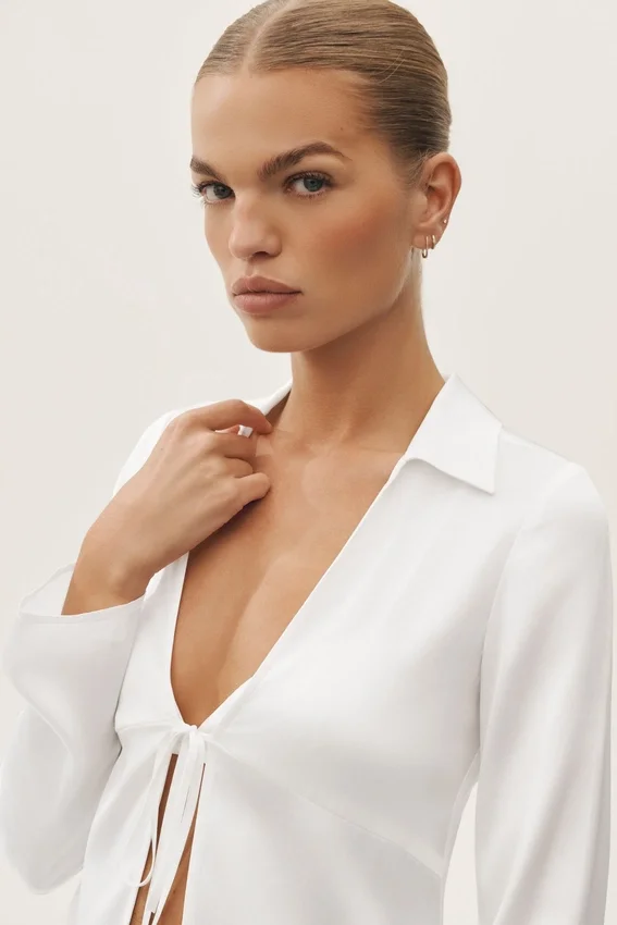 Radiance langermet topp i silke-blanding – hvit
