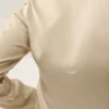 Radiance langermet topp i silke-blanding – sandbeige