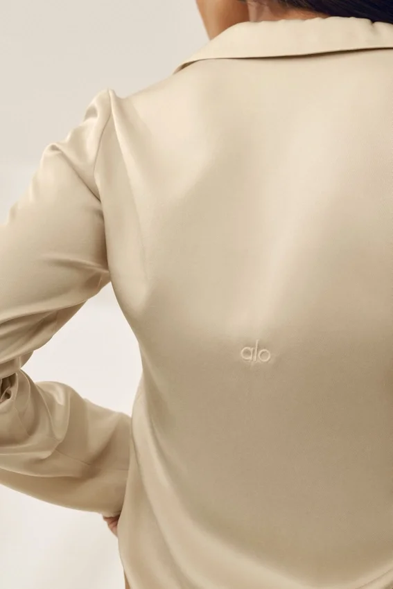 Radiance langermet topp i silke-blanding – sandbeige