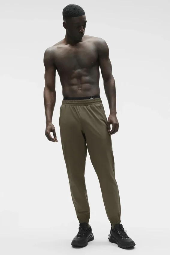 Repetition Jogger – Olive Tree