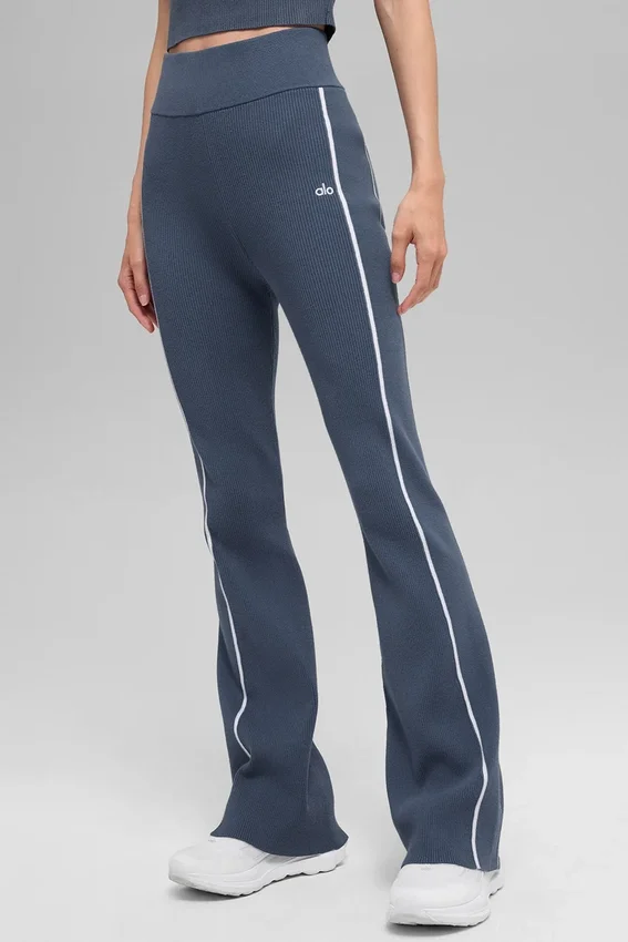 Ribbestrikket Highline Flare-buks – Bluestone/hvit