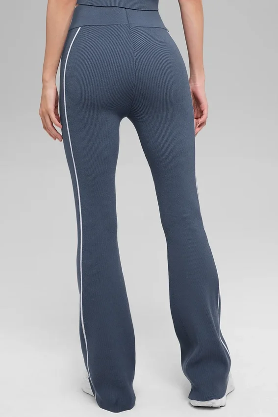 Ribbestrikket Highline Flare-buks – Bluestone/hvit