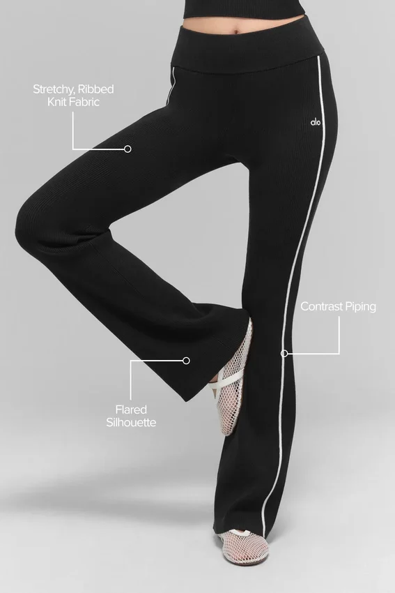 Ribbestrikket Highline Flare-buks – svart/hvit