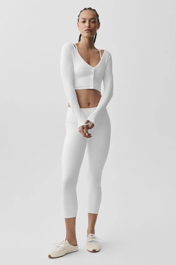 Ribbet, kort Whisper-cardigan – hvit