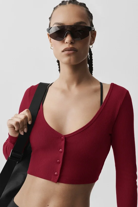 Ribbet, kort Whisper-cardigan – Summer Romance Red