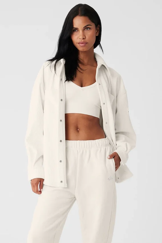 Ribbet velour «Mountain Side Shacket» – elfenben