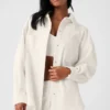 Ribbet velour «Mountain Side Shacket» – elfenben