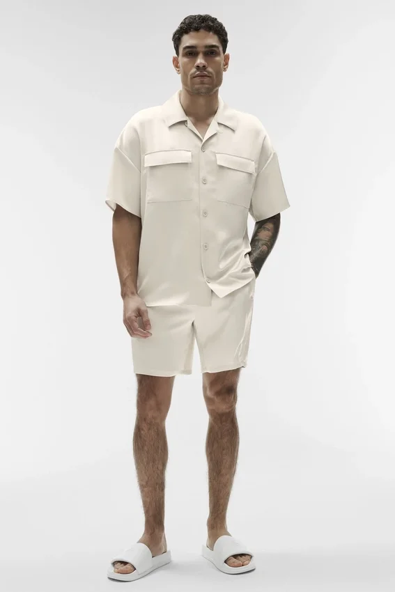Satin Horizon kortærmet skjorte med knapper – Bone