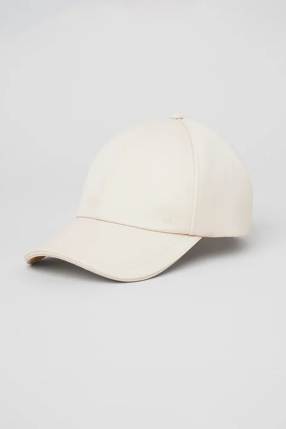 Satin Off-Duty-cap – krem