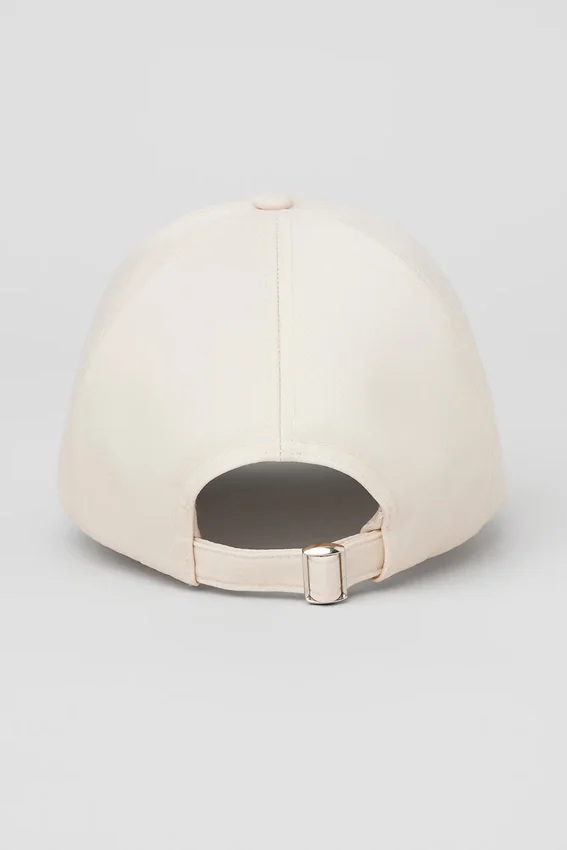 Satin Off-Duty-cap – krem