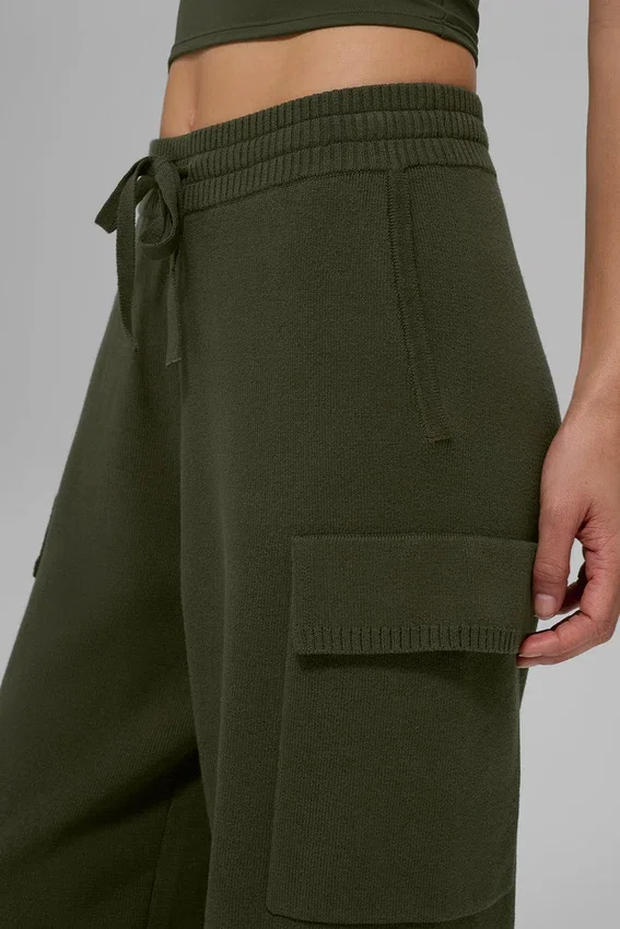 Scholar strikkede High-Waist cargobukser – olivengrønn