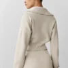Scholar strikket, kort jakke med glidelås hele veien – havregrå melert