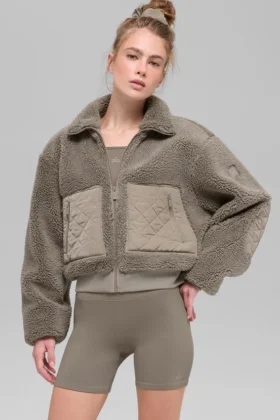 Sherpa Edge Bomber – Light Cocoa