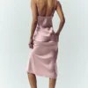 Silke-slipkjole i lysende farger – rosa champagne