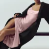 Silke-slipkjole i lysende farger – rosa champagne
