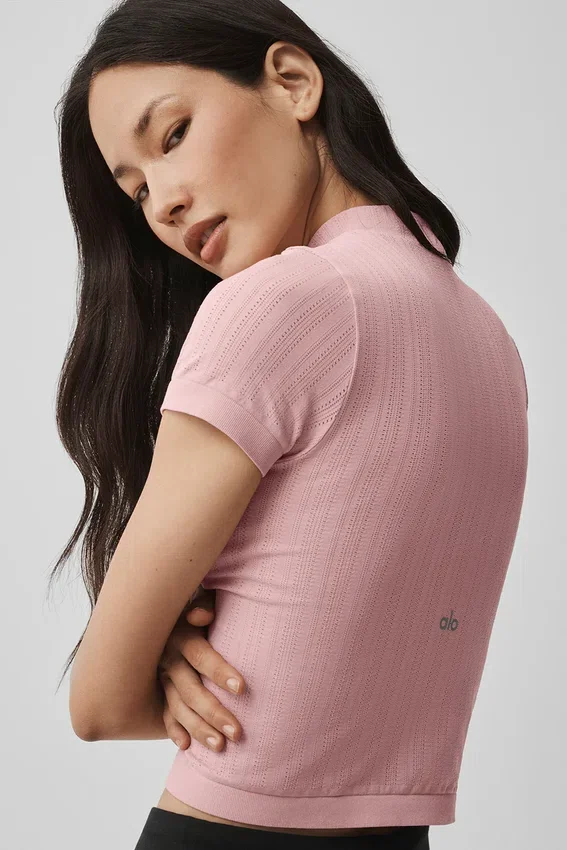 Sømløs kortærmet topp med høy hals i pointelle – Vintage Pink