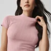 Sømløs kortærmet topp med høy hals i pointelle – Vintage Pink
