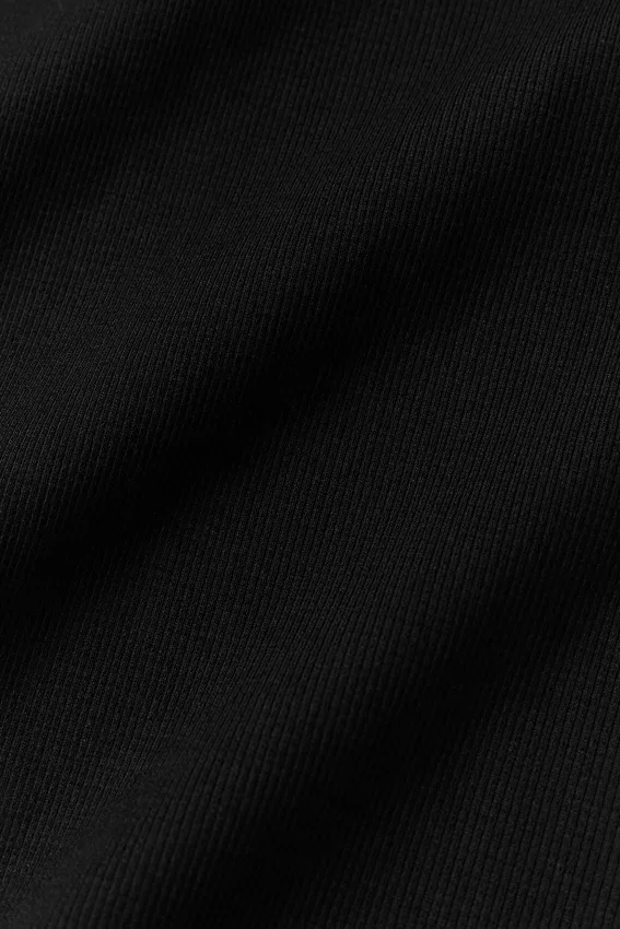 Sømløs, ribbet modal-T-shorts med korte ermer – svart