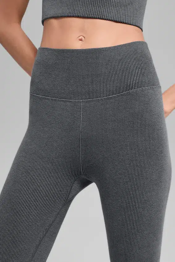 Sømløse ribbestrikkede High-Waist tights i to farger – Dark Misty Grey Heather
