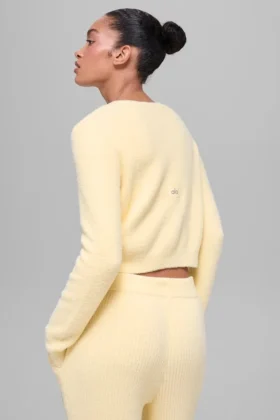 Snuggle up Strikkegenser kort cardigan – Candlelight Yellow