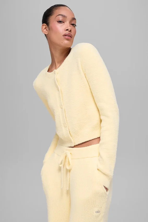 Snuggle up Strikkegenser kort cardigan – Candlelight Yellow