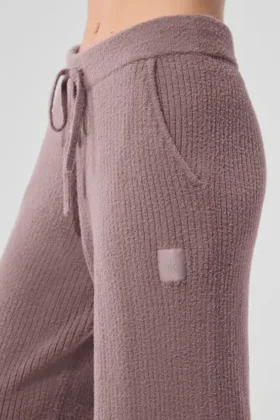 Snuggle up-strikkegenser med High-Waist-bukser med vide ben – Mushroom