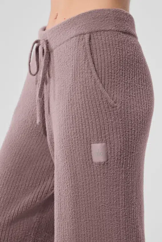 Snuggle up-strikkegenser med High-Waist-bukser med vide ben – Mushroom