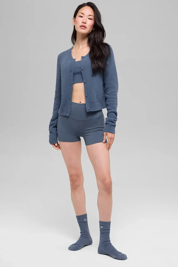 Snuggle up Strikkegensere kort cardigan – Bluestone