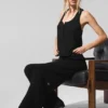 Supernatural Strikkegenser Henley-tank – svart