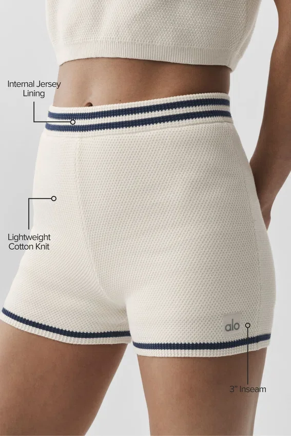 Tennis Club Strikkegenser Knit Hot Shorts – Elfenben/Marineblå