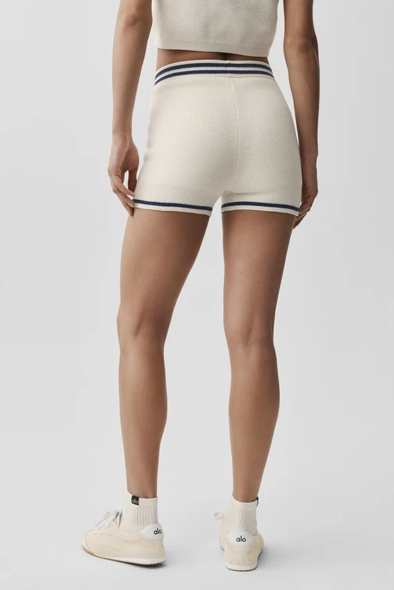 Tennis Club Strikkegenser Knit Hot Shorts – Elfenben/Marineblå