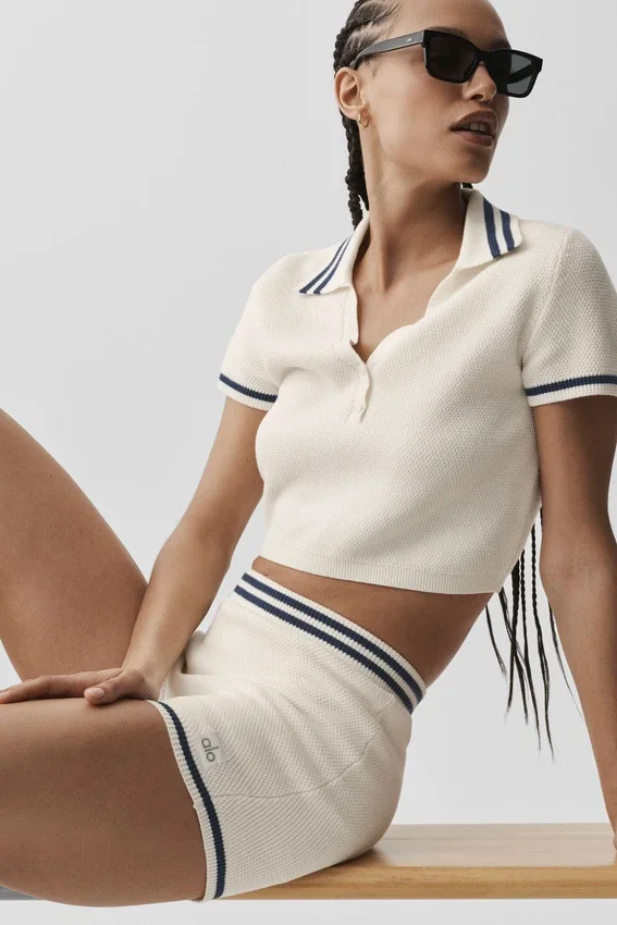 Tennis Club Strikkegenser Knit Hot Shorts – Elfenben/Marineblå
