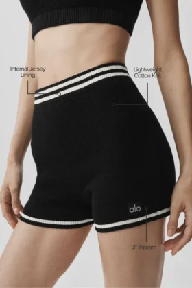 Tennis Club Strikkegenser Knit Hot Shorts – svart/elfenben