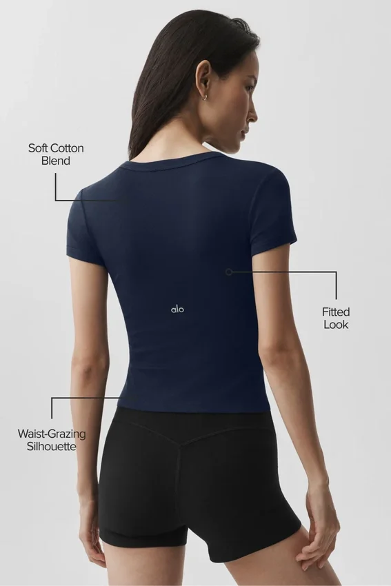 Timeless Tee – marineblå