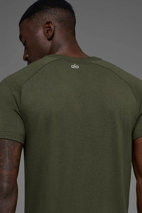 Triumph Raglan-T-skjorte – olivengrønn