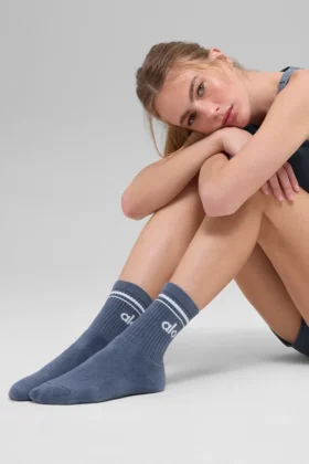 Unisex halvhøye Throwback-sokker – Bluestone/hvit
