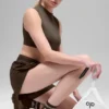 Unisex halvhøye Throwback-sokker – Espresso/hvit