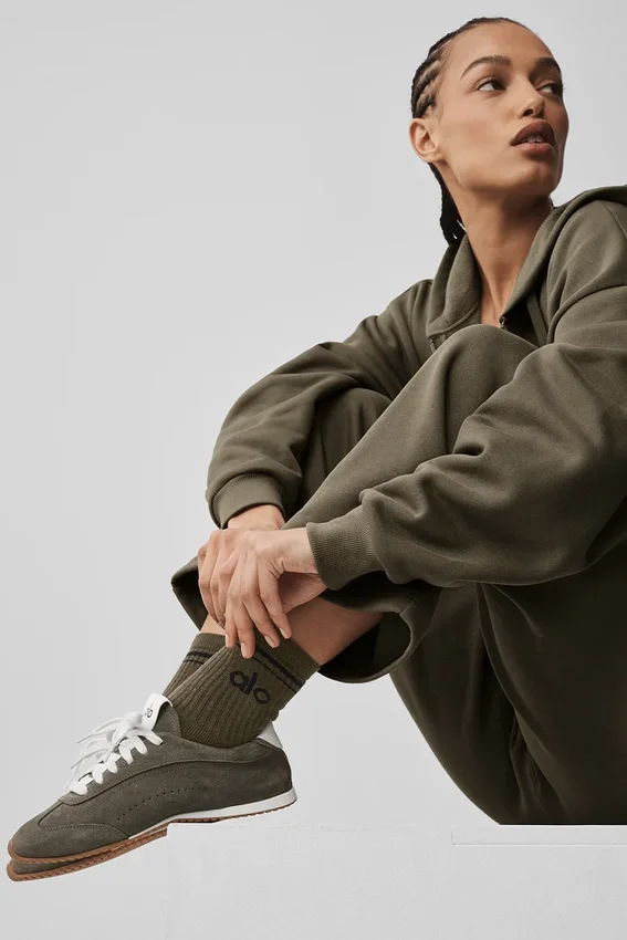Unisex halvhøye Throwback-sokker – oliventrær/svart