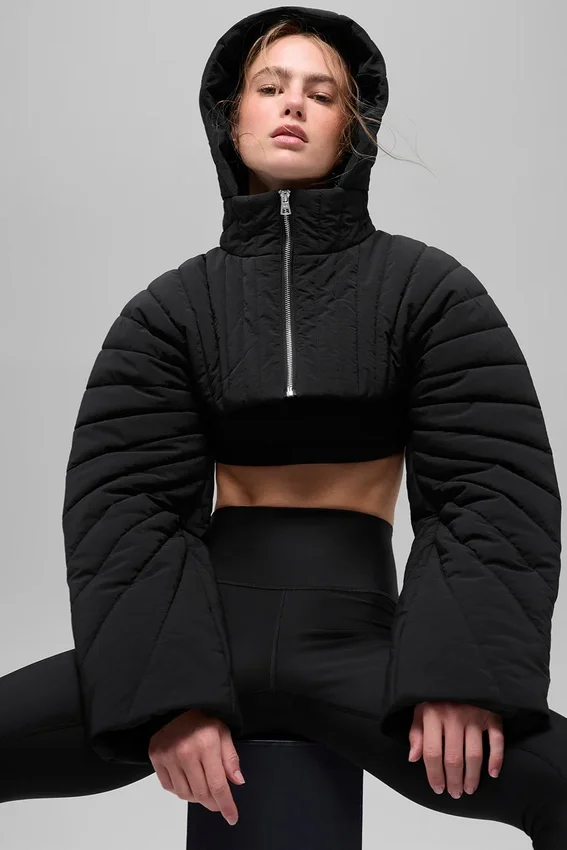 Vattert Starlight Puffer Shrug – svart